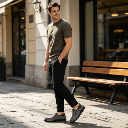 Wygodne buty ortopedyczne — ergonomiczne podparcie łuku stopy, łagodzące ból, szeroki krój, który nie uciska stóp.